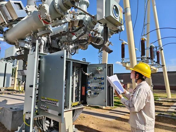 變電站“體檢”＋校園特巡保障中考安全用電(圖2)